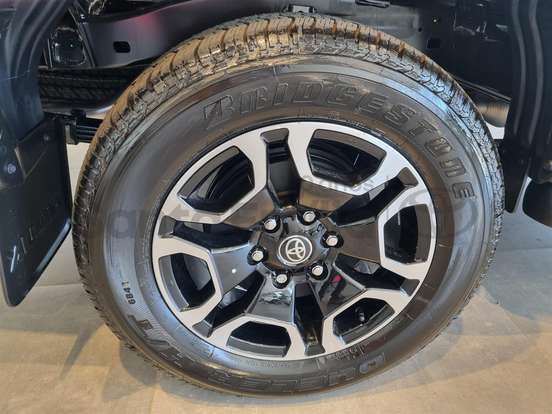 TOYOTA-HILUX SW4-2026