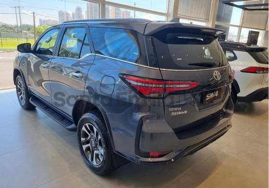 TOYOTA-HILUX SW4-2026