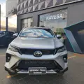 TOYOTA HILUX SW4 2.8 D-4D TURBO DIESEL SRX PLATINUM 7L 4X4 AUTOMÁTICO TOYOTA HILUX SW4 2.8 D-4D TURBO DIESEL SRX PLATINUM 7L 4X4 AUTOMÁTICO