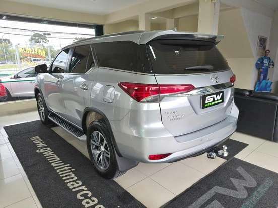 TOYOTA-HILUX SW4-2019