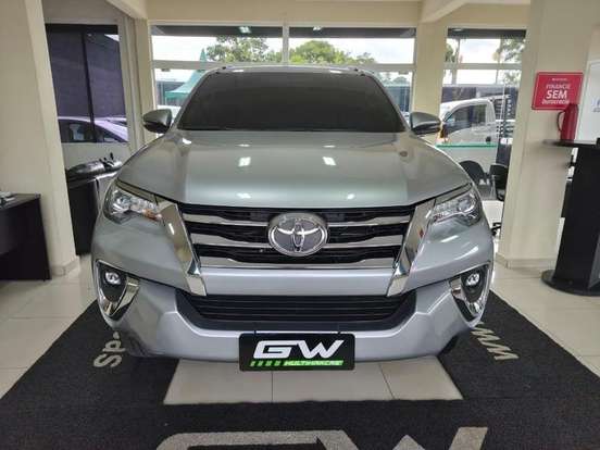 TOYOTA-HILUX SW4-2019