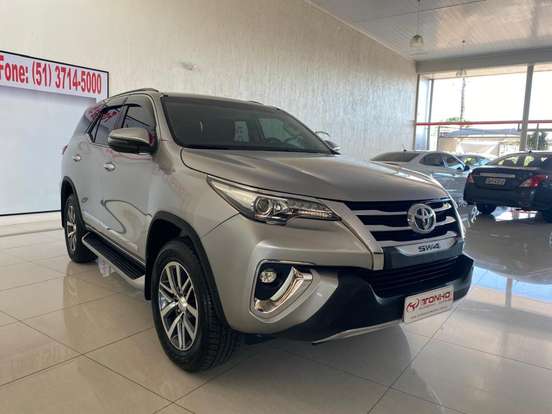 TOYOTA-HILUX SW4-2018
