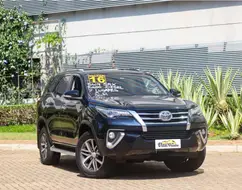 TOYOTA HILUX SW4 2.8 SRX 4X4 7 LUGARES 16V TURBO INTERCOOLER DIESEL 4P AUTOMÁTICO TOYOTA HILUX SW4 2.8 SRX 4X4 7 LUGARES 16V TURBO INTERCOOLER DIESEL 4P AUTOMÁTICO