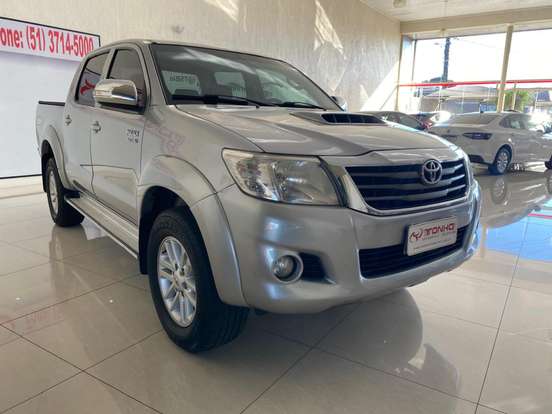 TOYOTA-HILUX SW4-2014