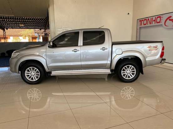 TOYOTA-HILUX SW4-3.0 SRV 4X4 16V TURBO INTERCOOLER DIESEL 4P AUTOMÁTICO TOYOTA-HILUX SW4-2014