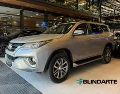 TOYOTA HILUX SW4 4.0 SRX 4X4 7 LUGARES V6 24V GASOLINA 4P AUTOMÁTICO TOYOTA HILUX SW4 4.0 SRX 4X4 7 LUGARES V6 24V GASOLINA 4P AUTOMÁTICO