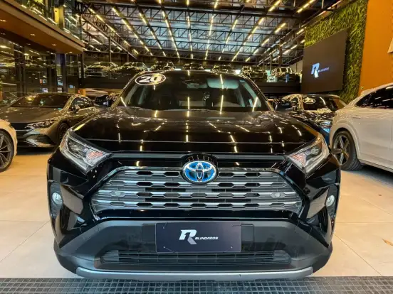 TOYOTA-RAV4-2020