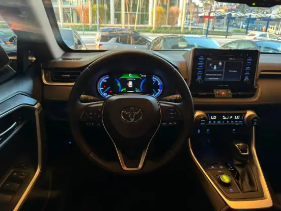 TOYOTA-RAV4-2020