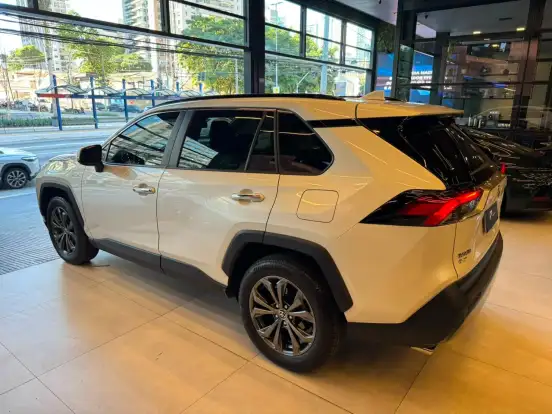 TOYOTA-RAV4-2025