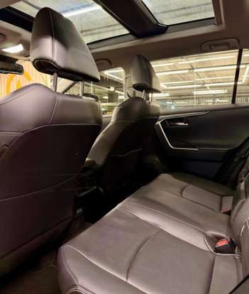 TOYOTA-RAV4-2024