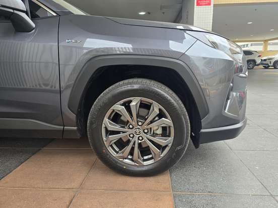 TOYOTA-RAV4-2025