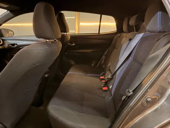 TOYOTA-YARIS-2021