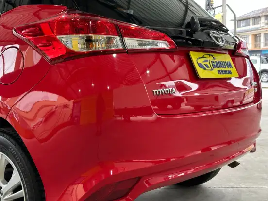TOYOTA-YARIS-2019