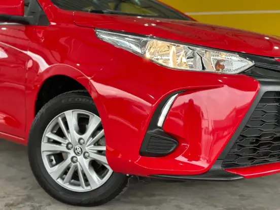TOYOTA-YARIS-2019