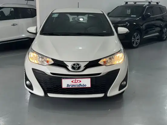 TOYOTA-YARIS-2019