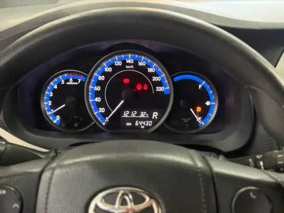 TOYOTA-YARIS-2019