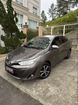 TOYOTA-YARIS-2019