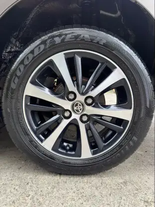 TOYOTA-YARIS-2019