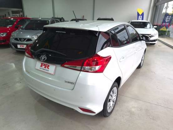 TOYOTA-YARIS-2022