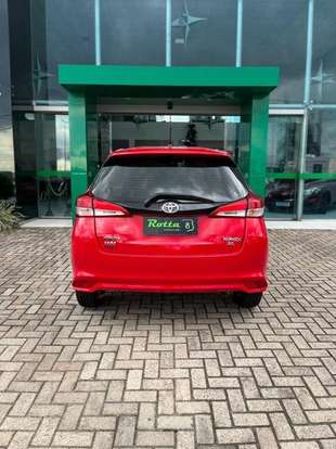 TOYOTA-YARIS-2019