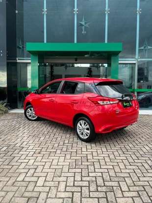 TOYOTA-YARIS-2019