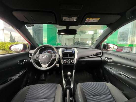 TOYOTA-YARIS-2019
