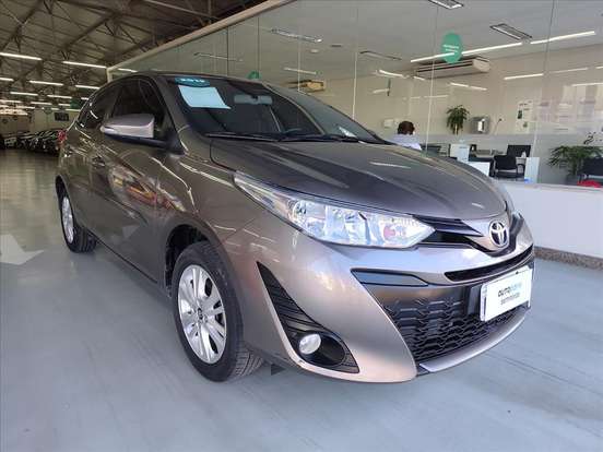 TOYOTA-YARIS-2019