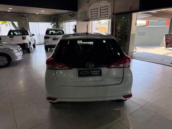 TOYOTA-YARIS-2019