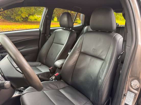 TOYOTA-YARIS-2019