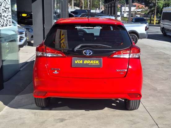 TOYOTA-YARIS-2019