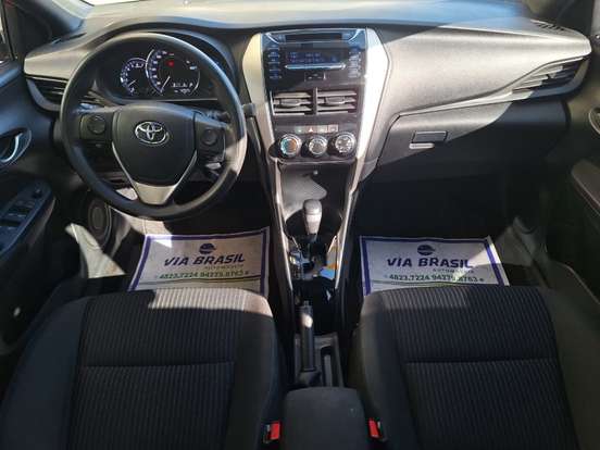 TOYOTA-YARIS-2019