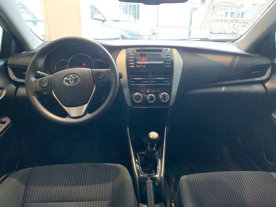 TOYOTA-YARIS-2019