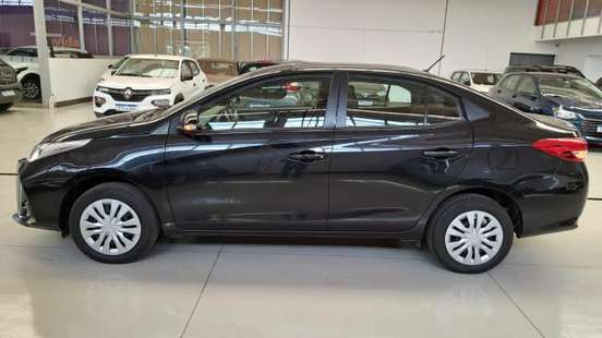 TOYOTA-YARIS-2024