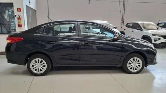TOYOTA-YARIS-2024