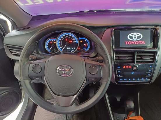 TOYOTA-YARIS-2024