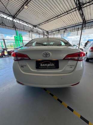 TOYOTA-YARIS-2018
