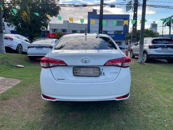TOYOTA-YARIS-2024