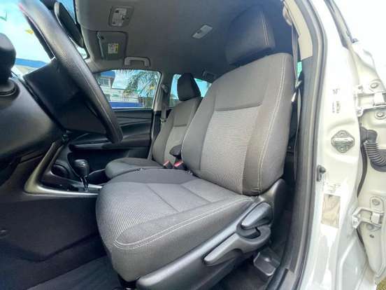 TOYOTA-YARIS-2024