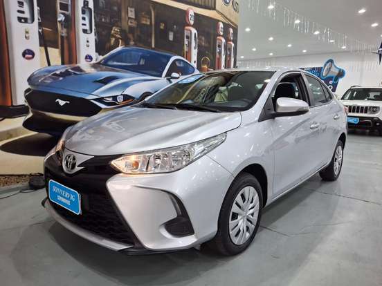 TOYOTA-YARIS-2025