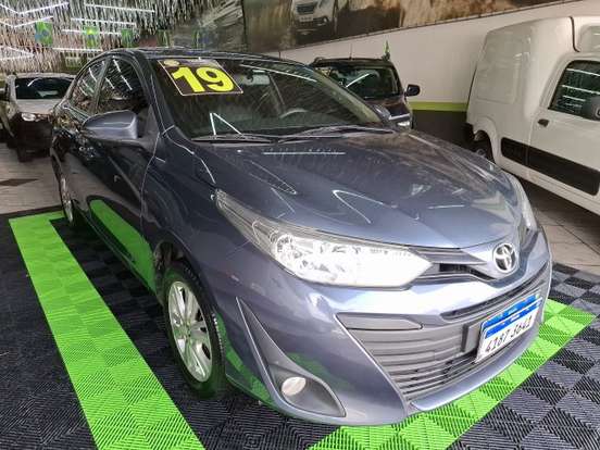 TOYOTA-YARIS-2019