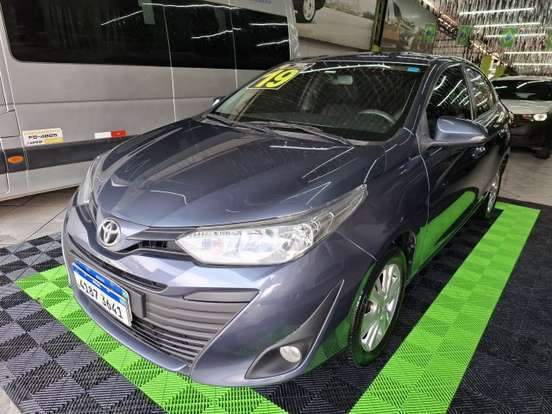 TOYOTA-YARIS-2019