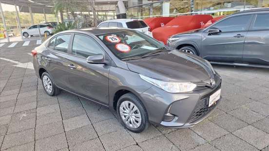 TOYOTA-YARIS-2024