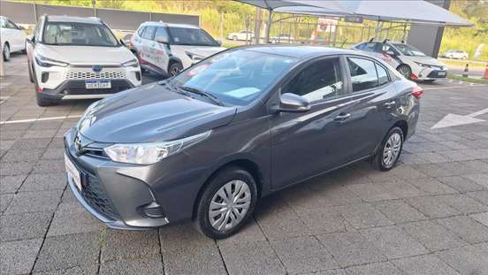TOYOTA-YARIS-2024
