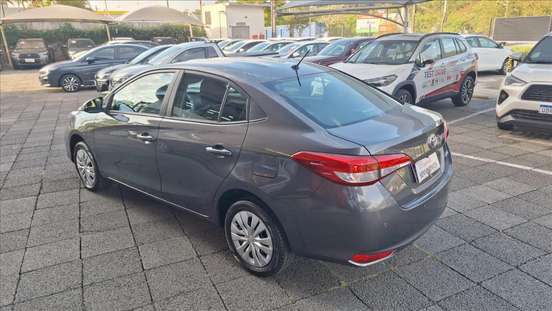 TOYOTA-YARIS-2024