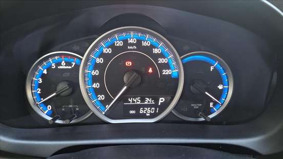 TOYOTA-YARIS-2024