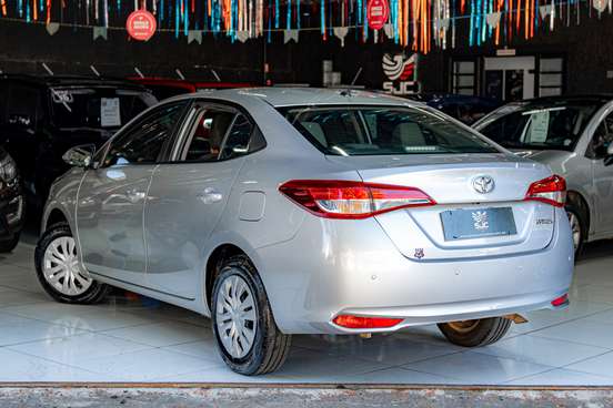 TOYOTA-YARIS-2020