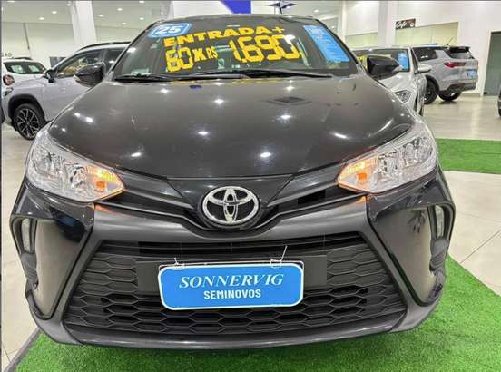 TOYOTA-YARIS-2025
