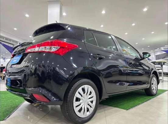 TOYOTA-YARIS-2025