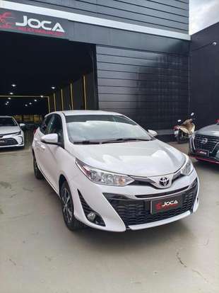 TOYOTA-YARIS-2021