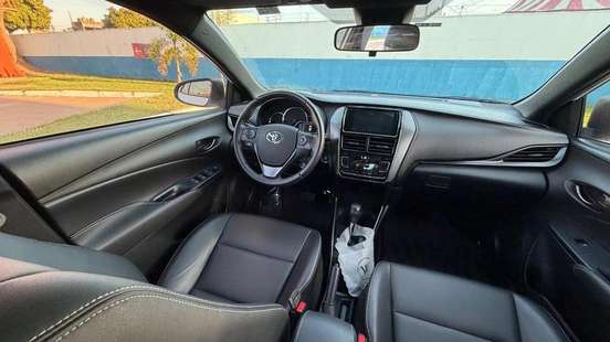 TOYOTA-YARIS-2024